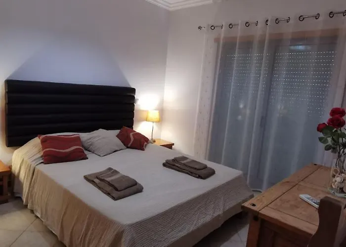 Olhos De Agua Apartman